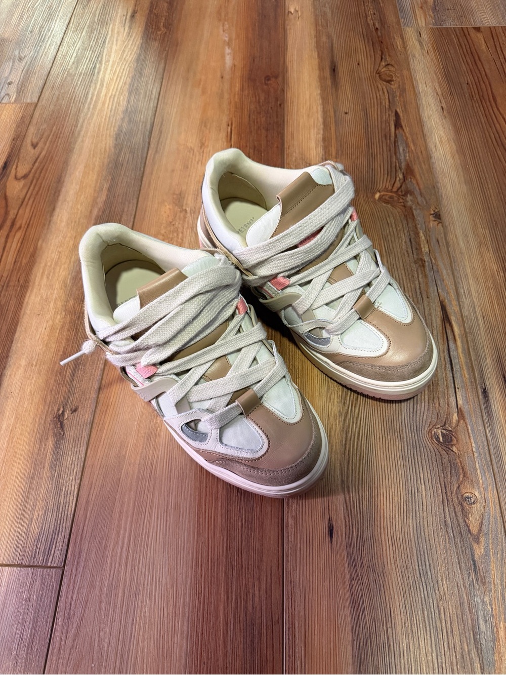 Neutral Tone Fashion Sneakers - Beige & White Represent Clo Bullys 9.5 Men
